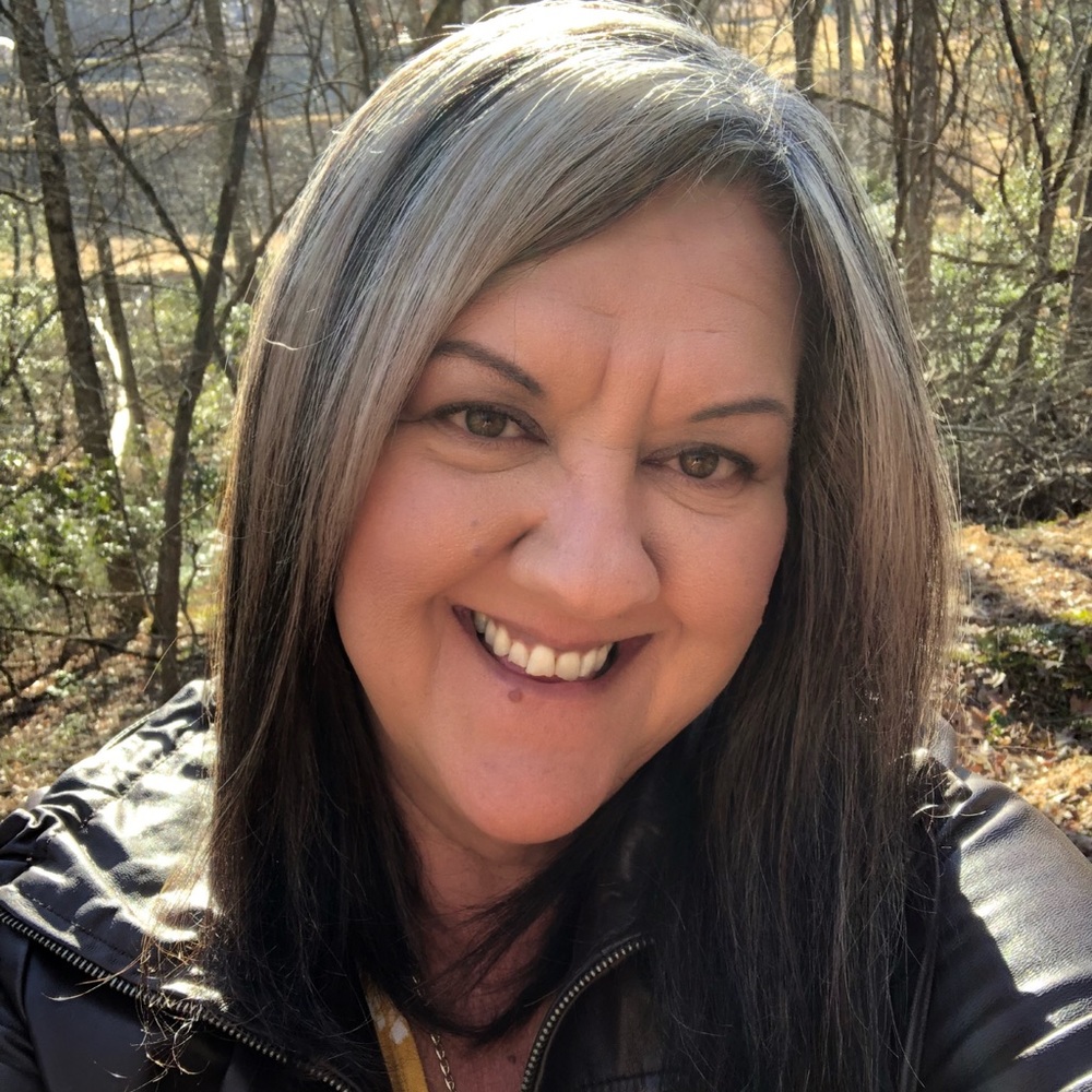 Hello! I'm Marianne. Welcome to my closet!